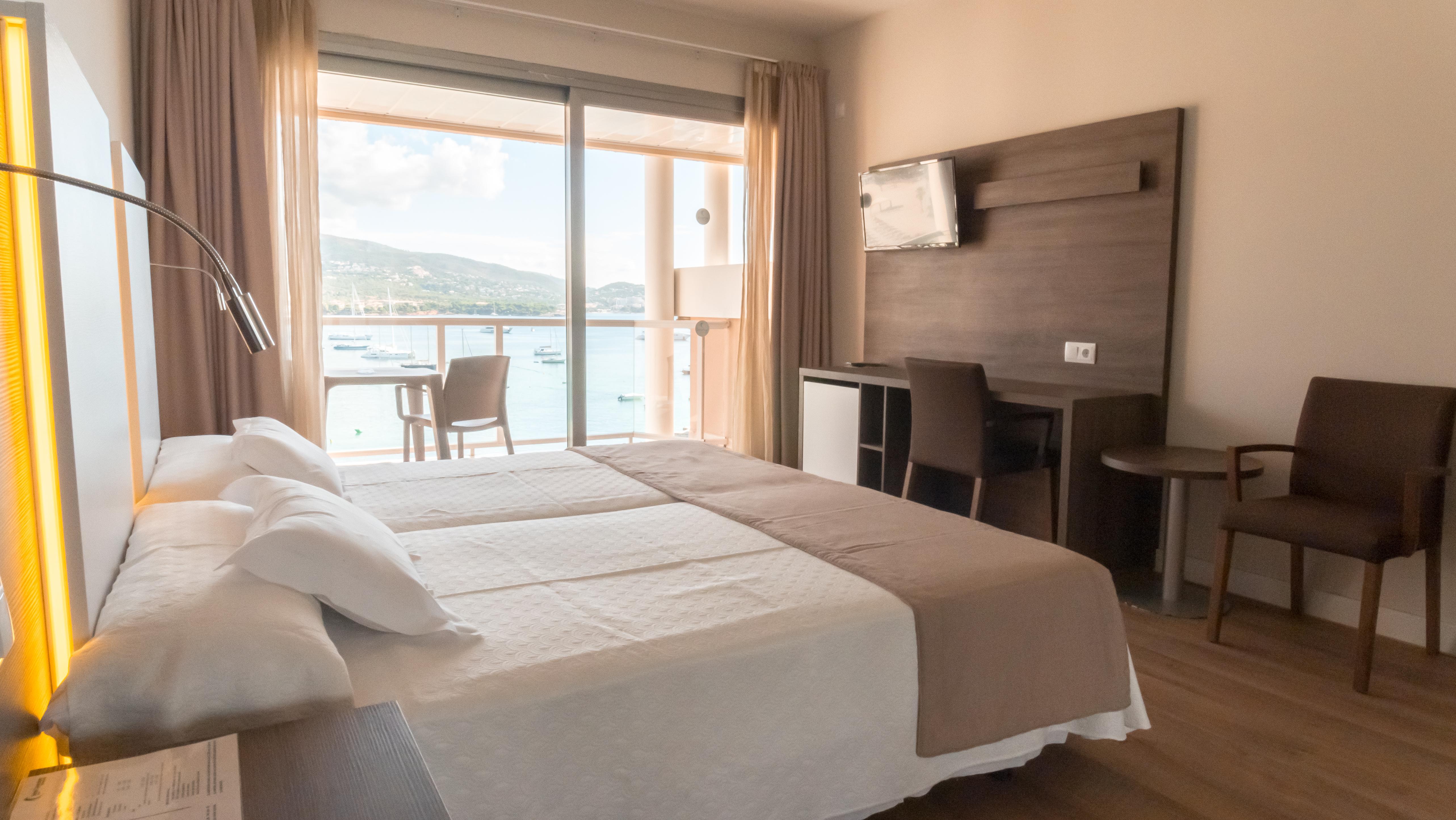 Seramar Hotel Comodoro Playa Palmanova Εξωτερικό φωτογραφία